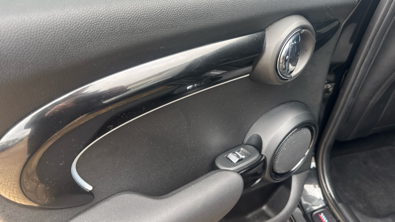 MINI Hatchback 1.5 Cooper Sport Premium 5dr Auto Petrol Hatchback